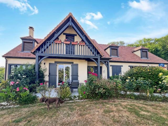 Maison de prestige de 155 m2 en vente Bazoches sur Guyonne, Île de France