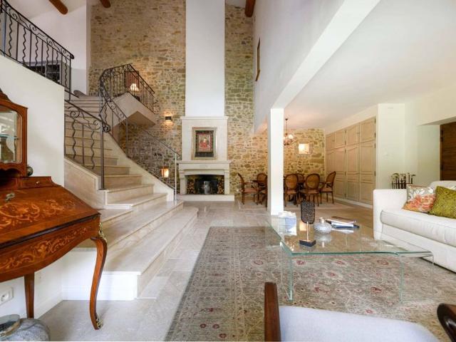 Maison de luxe de 2 chambres en vente à Uzès, Occitanie