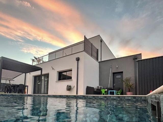 Maison de prestige de 150 m2 en vente Chambray lès Tours, France