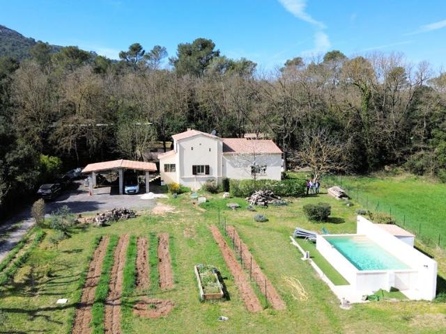Maison de prestige de 150 m2 en vente Signes, Provence Alpes Côte d'Azur