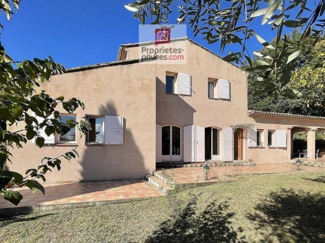Maison de luxe de 6 pièces en vente à La Motte d'Aigues, France