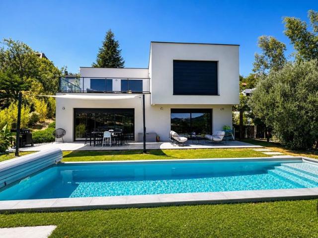 Maison de 6 pièces de luxe en vente à Clermont Ferrand, France