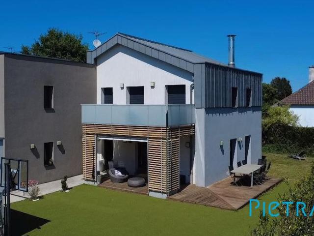 Maison de prestige de 179 m2 en vente Prévessin Moëns, France