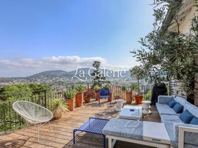 Maison de luxe de 5 pièces en vente à Hyères, France