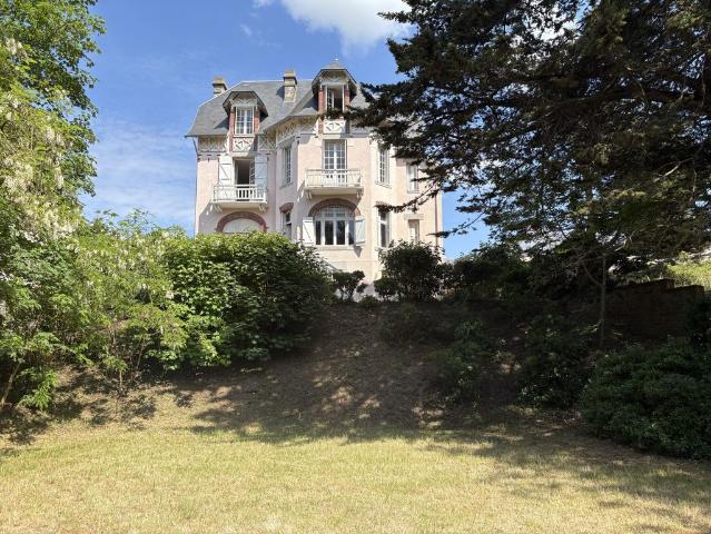 Maison de prestige de 173 m2 en vente Saint Pair sur Mer, Normandie