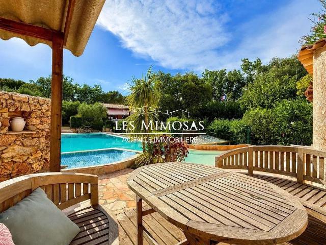 Maison de prestige de 186 m2 en vente Fréjus, Provence Alpes Côte d'Azur