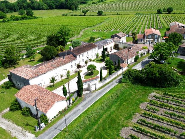 Maison de prestige de 193 m2 en vente Bellevigne en Layon, Pays de la Loire