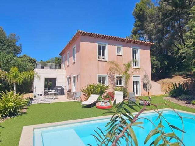 Maison de prestige de 200 m2 en vente Six Fours les Plages, Provence Alpes Côte d'Azur