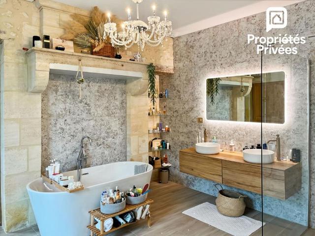 Maison de 4 pièces de luxe en vente à Cambes, Nouvelle Aquitaine