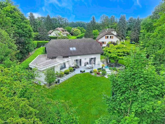 Maison de prestige de 216 m2 en vente Saint Genis Pouilly, Auvergne Rhône Alpes