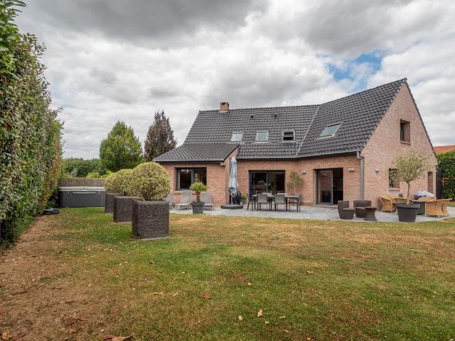 Maison de prestige de 210 m2 en vente Camphin en Pévèle, France