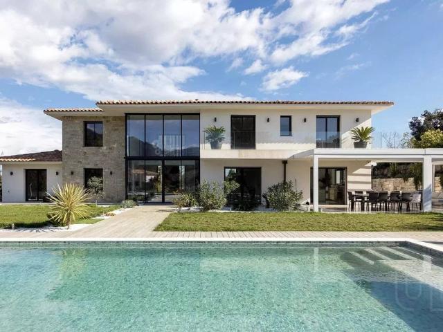 Maison de prestige de 237 m2 en vente Roquefort les Pins, France