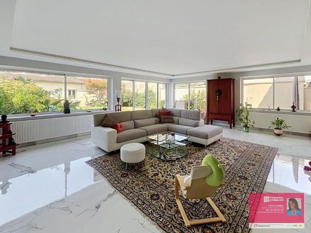 Maison de prestige de 230 m2 en vente Le Blanc Mesnil, France