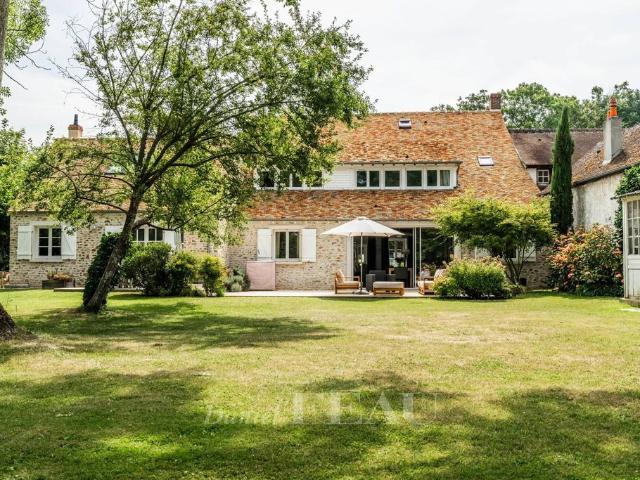 Maison de 8 pièces de luxe en vente à Bazainville, Île de France