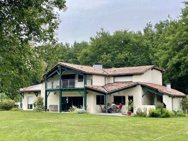 Maison de prestige de 245 m2 en vente Saint Symphorien, Nouvelle Aquitaine