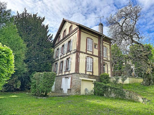 Maison de luxe en vente à Montmorency, France