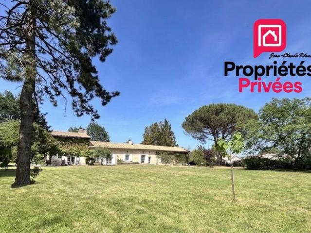Maison de prestige de 240 m2 en vente Tizac de Lapouyade, Nouvelle Aquitaine