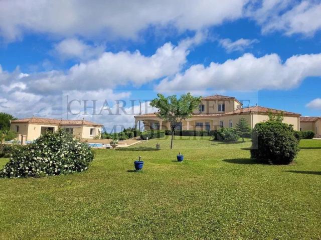 Maison de prestige de 277 m2 en vente Cahors, Occitanie