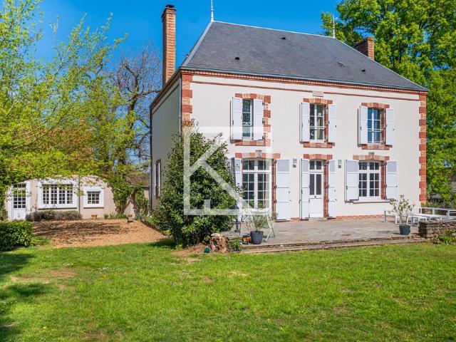 Maison de prestige de 277 m2 en vente Guécélard, Pays de la Loire