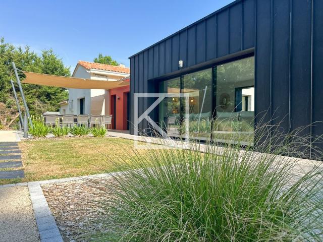 Maison de prestige de 277 m2 en vente Les Herbiers, France