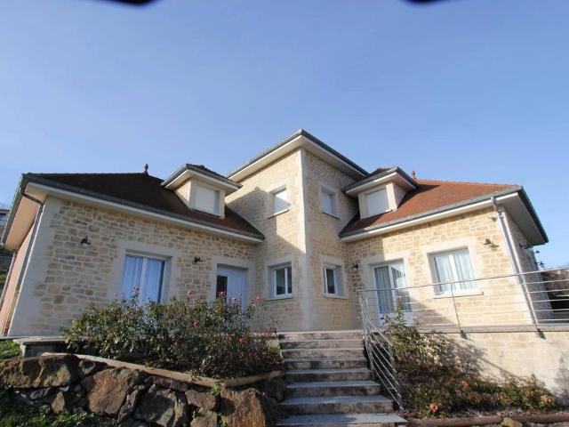 Maison de prestige de 270 m2 en vente Riom, France