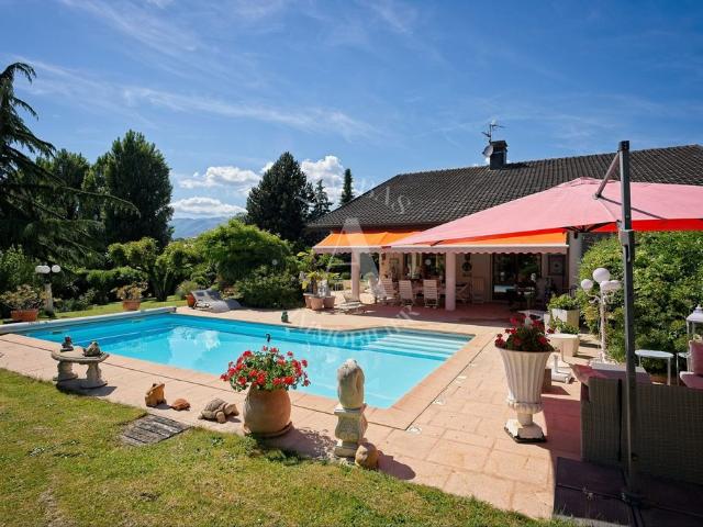 Maison de prestige de 272 m2 en vente Prévessin Moëns, France