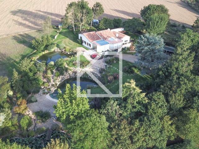 Maison de prestige de 308 m2 en vente La Tessoualle, France