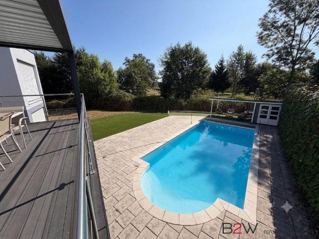 Maison de prestige de 300 m2 en location Plobsheim, Grand Est