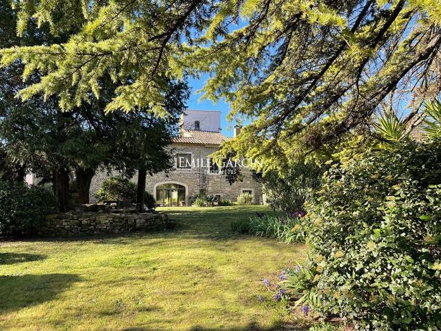 Maison de prestige de 300 m2 en location Uzès, France