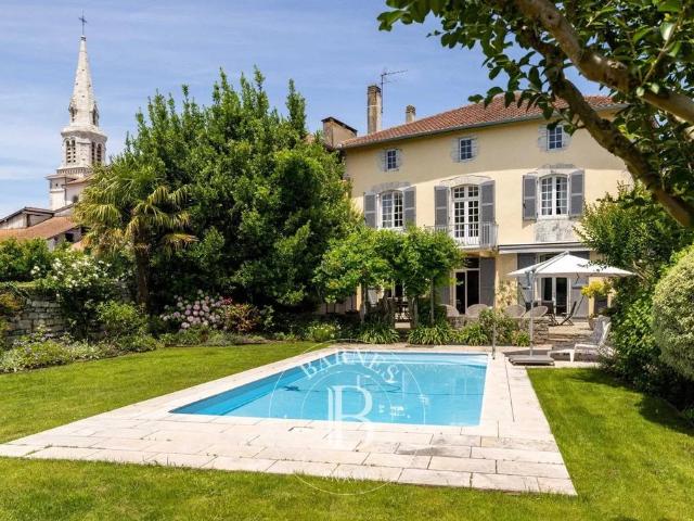 Maison de prestige de 300 m2 en vente Bidache, France