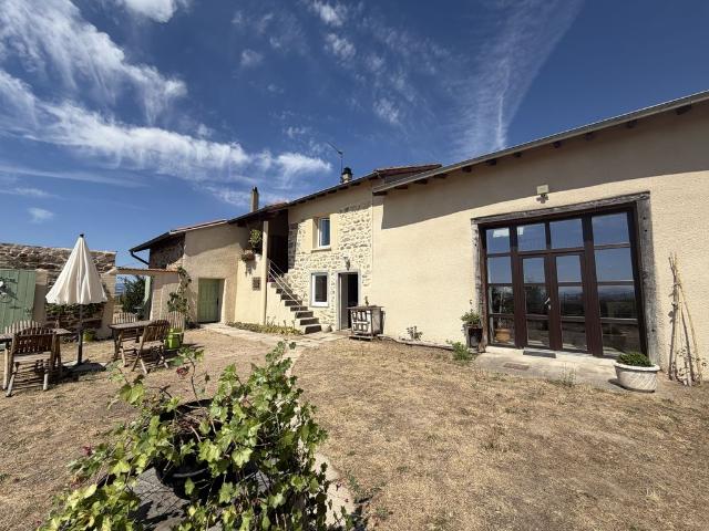 Maison de prestige de 322 m2 en vente Saint Paul de Vézelin, France