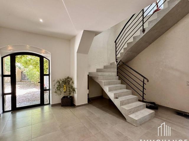 Maison de 8 pièces de luxe en vente à Paulhan, Occitanie