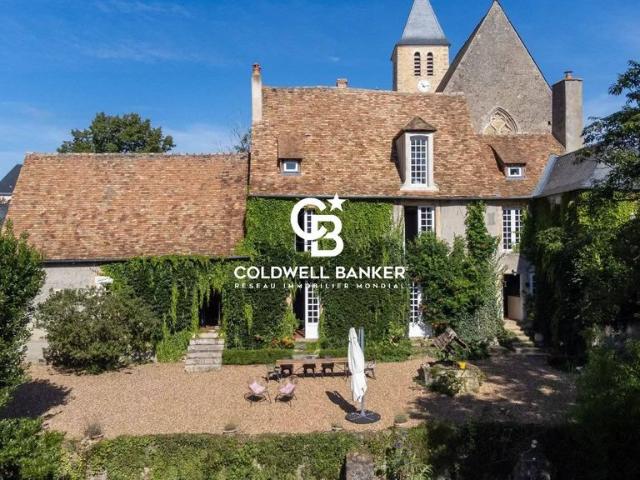 Maison de luxe de 347 m2 en vente La Suze sur Sarthe, France