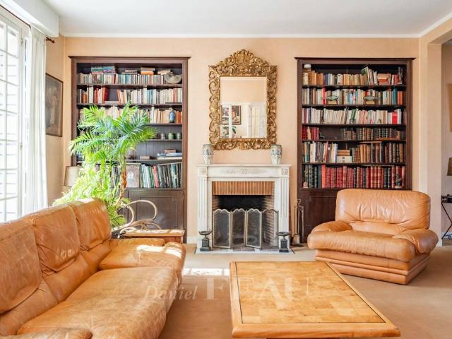 Maison de prestige de 360 m2 en vente La Celle Saint Cloud, France