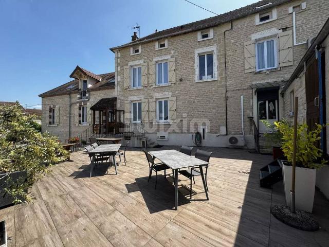 Maison de prestige de 415 m2 en vente Noyers, France
