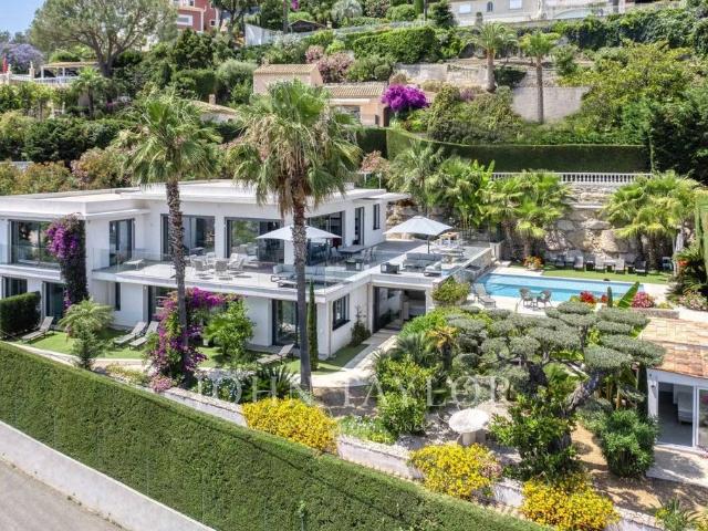 Maison de luxe de 7 pièces en location à Vallauris, France