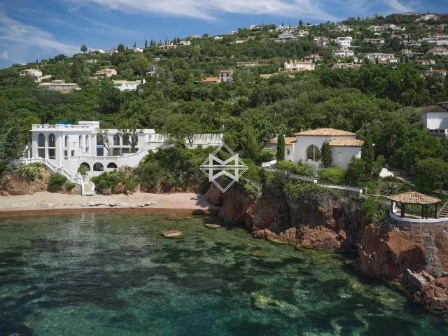 Maison de prestige de 450 m2 en vente Agay, France