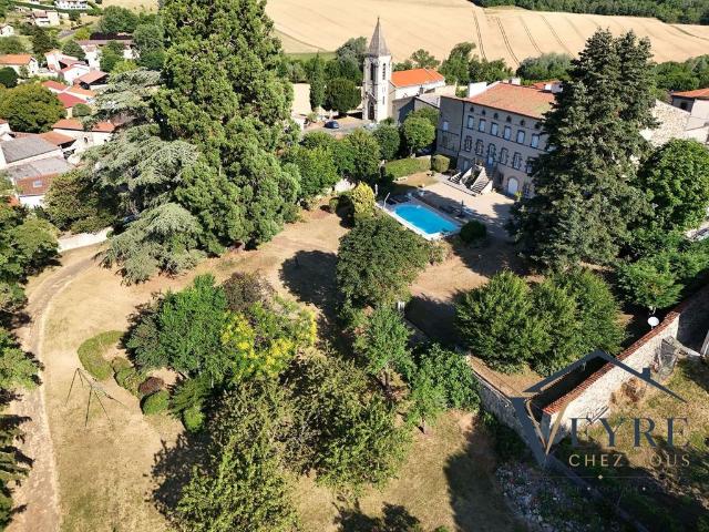 Maison de prestige de 470 m2 en vente Busséol, Auvergne Rhône Alpes