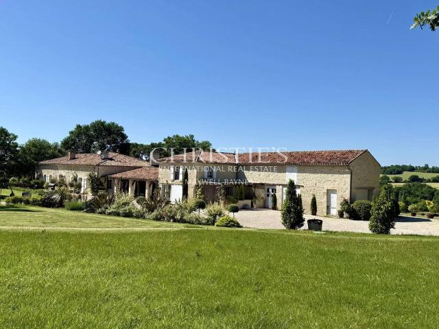 Maison de prestige de 557 m2 en vente Condom, Occitanie