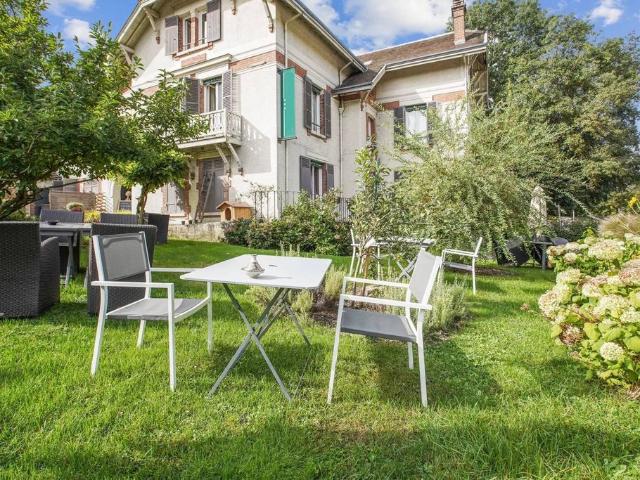Maison de 21 pièces de luxe en vente à Chevreuse, France