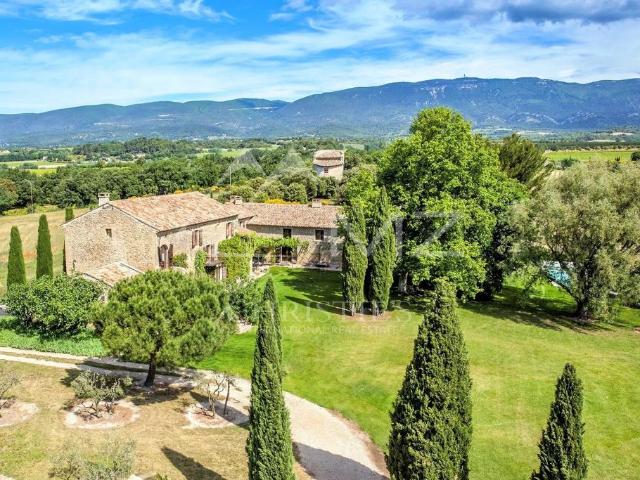 Maison de prestige de 600 m2 en location Sannes, France