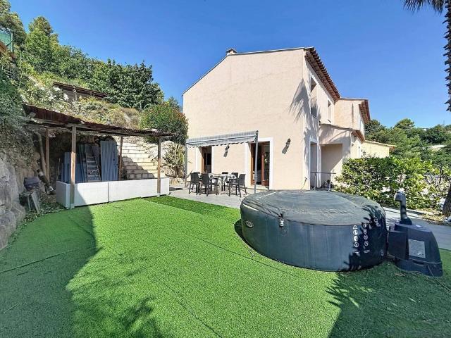 Maison de prestige de 81 m2 en vente Carros, Provence Alpes Côte d'Azur