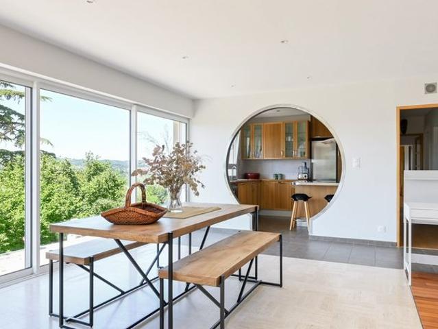 Maison de prestige en location Civrieux d'Azergues, France