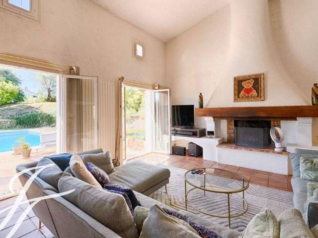 Maison de 6 pièces de luxe en location à Mougins, Provence Alpes Côte d'Azur