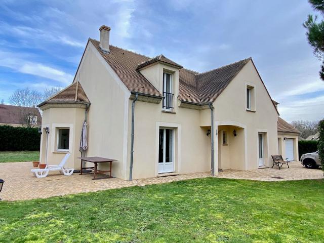 Maison de luxe de 170 m2 en vente Thoiry, Île de France