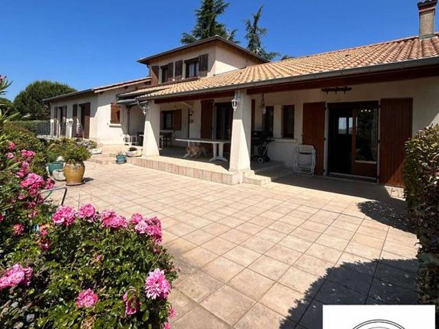 Maison de prestige en vente Granges les Beaumont, France