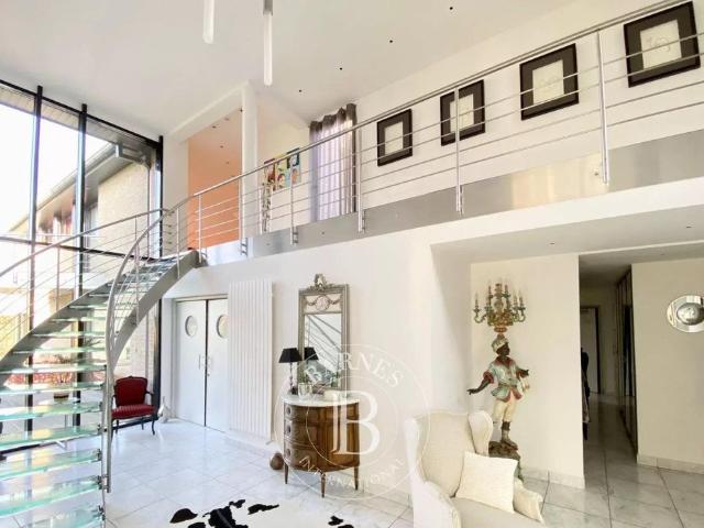 Maison de luxe de 600 m2 en vente Orchies, Hauts de France