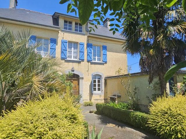 Maison de 8 pièces de luxe en vente à Soumoulou, France