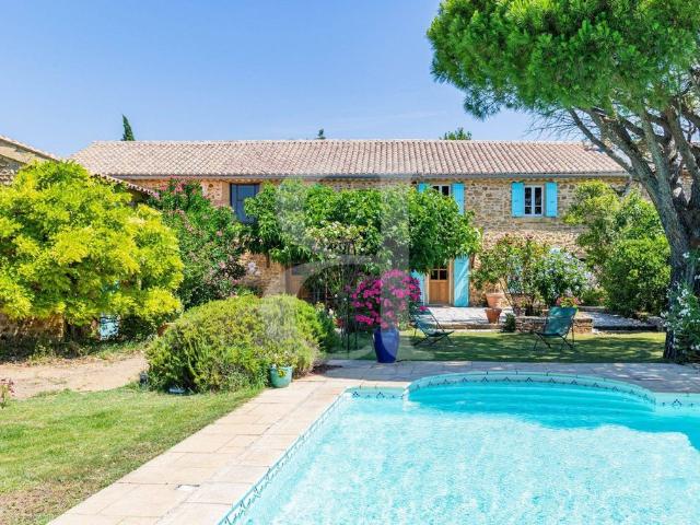 Maison de prestige en vente Sainte Cécile les Vignes, France