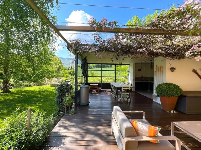 Maison de prestige Proximité centre et lac Grand Terrain 246m² Divonne les Bains